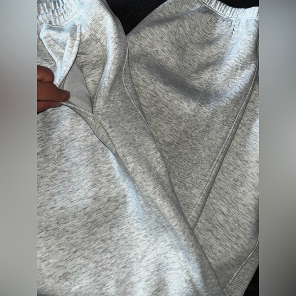 NWOT Abercrombie and Fitch YPB neoKNIT Sweatpants Small S Short Heather Grey - Picture 12 of 13